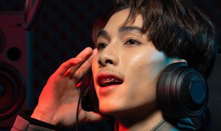 女儿情歌词简谱 女儿情歌词简谱双手