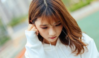 两两相忘歌词（两两相忘歌词表达的意思）