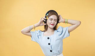 都是夜归人歌词（都是夜归人歌词寓意）