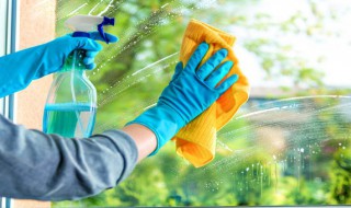 如何清洗玻璃上的胶 怎么清洗玻璃胶