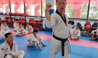 跆拳道黑带怎么分段（跆拳道黑带怎么分段的）