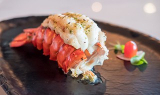 小龙虾煮老了肉质有区别吗（小龙虾肉质松散是煮久了吗）