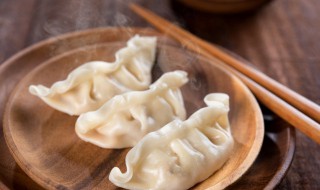 煮粽子的水可以煮饺子吗（煮粽子的水可以煮饺子吗视频）