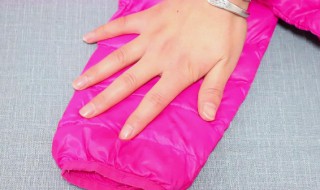 羽绒服洗成坨了打不散是怎么（羽绒服洗成坨了打不散是怎么办）