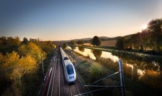 高铁厕所分男女吗