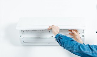 室内空调漏水是什么原因（室内空调漏水是什么原因导致的）
