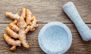 生姜削皮后是绿色可以吃吗 姜刮皮后绿色的可以吃吗