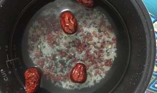 电饭锅煮粥防溢小妙招 电饭锅煮粥防溢小妙招图解