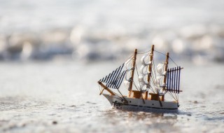 简单的小船制作方法（简单的小船制作方法视频）