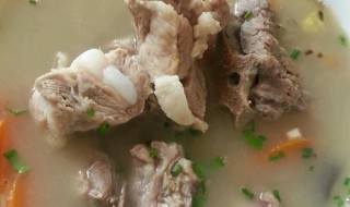 排骨胡萝卜汤的做法