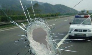 用什么材料制成的器皿会比玻璃硬（用什么材料制成的器皿会比玻璃硬 水和沙子）