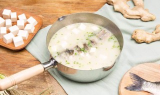 雪平锅是什么（雪平锅是什么材质的）