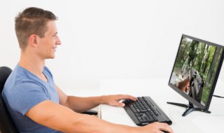 电脑任务栏怎么隐藏（电脑任务栏怎么隐藏微信图标）