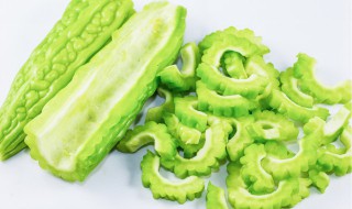 晒干的苦瓜干怎么炒（晒干的苦瓜干怎么炒腊肉）