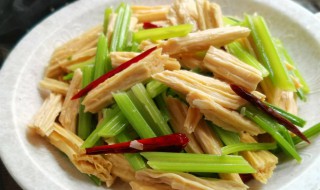 腐竹拌芹菜怎么做好吃（腐竹拌芹菜怎么做好吃呢）