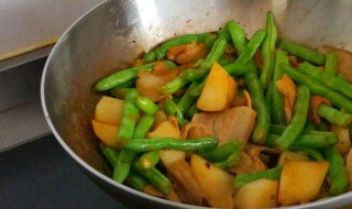 东北炖豆角的做法（东北炖豆角怎么炖好吃）