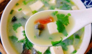 香菜豆腐白贝汤的做法 香菜豆腐白贝汤的做法视频