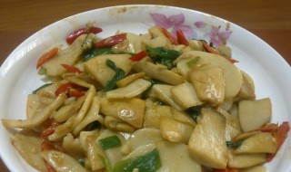 年糕清炒杏鲍菇的做法 杏鲍菇炒年糕的做法窍门