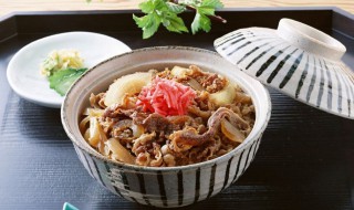 吉野家日式牛肉饭的做法（怎样做吉野家牛肉饭）