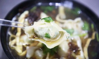菜肉馄饨的做法（菜肉馄饨的做法窍门）