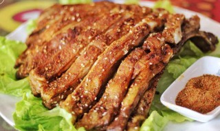 烤羊排怎么做好吃（烤箱里烤羊排怎么做好吃）