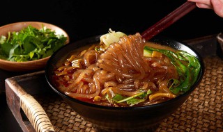 酸辣粉的做法及配料（酸辣粉的做法及配料窍门）