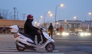 电动摩托车为什么不挂牌（电动摩托车为什么不挂牌了）