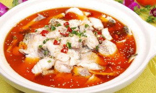 酸菜鱼里放什么菜好吃（酸菜鱼里面放啥菜好吃）