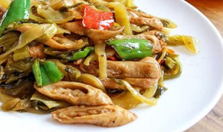 酸菜炒肥肠的做法（酸菜炒肥肠的做法辣椒煎蛋饼的做法）