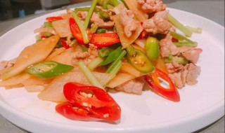 酸萝卜炒肉（酸萝卜炒肉丝）