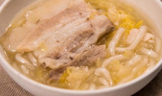 酸菜白肉怎么做好吃 酸菜白肉怎么做好吃鲫鱼怎么做好吃
