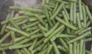 酸豆角怎么泡（酸豆角怎么泡又酸又脆）