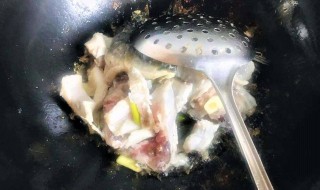 鱼头酸菜鱼的做法 酸菜鱼头的做法家常做法