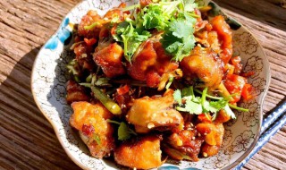 红烧鸡肉家庭做法（怎样做红烧鸡肉）