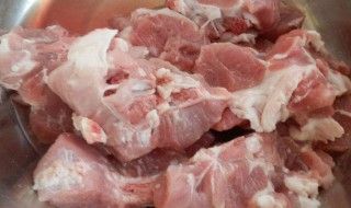 正中东北酸菜炖肉做法 正宗东北酸菜炖肉做法
