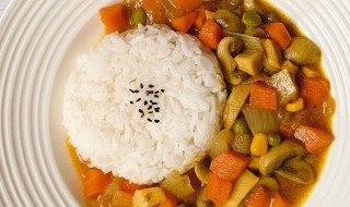咖喱鸡肉怎么做（咖喱鸡肉怎么做不柴）