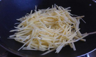 炒土豆丝饭怎么做（炒土豆丝饭怎么做的）