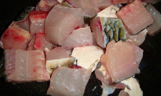 电饭煲炖鱼的方法（电饭煲炖鱼怎么炖视频教程）