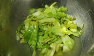 酸菜的腌制法（酸菜腌制法?）