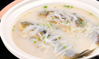 酸萝卜鲫鱼汤的做法（酸菜鲫鱼汤的做法大全）