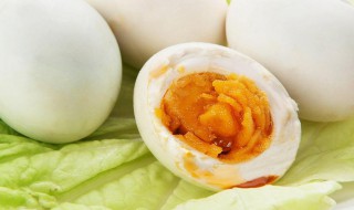 腌制咸鸭蛋的最佳方法 白酒腌制咸鸭蛋的最佳方法