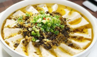 东北酸菜炖豆腐 东北酸菜炖豆腐出个教程