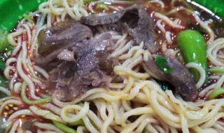 孕妇可以吃老坛酸菜牛肉面吗 孕妇能吃老坛酸菜牛肉面吗