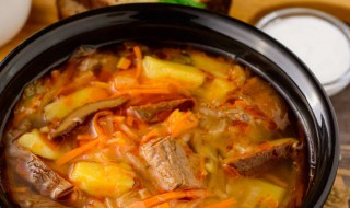 酸菜炖土豆 酸菜炖土豆条的家常做法