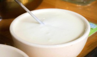 蜂蜜酸奶面膜的功效（自制酸奶蜂蜜面膜功效）