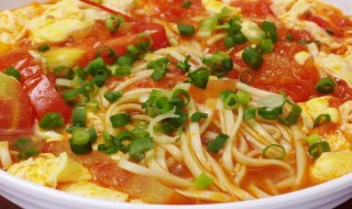 西红柿鸡蛋面怎么做好吃（菠菜西红柿鸡蛋面怎么做好吃）