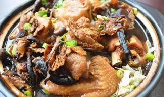 小鸡炖蘑菇的家常做法 小鸡炖蘑菇的家常做法视频