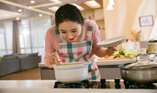 大姨妈过后吃什么汤比较好（大姨妈过后喝什么汤好）