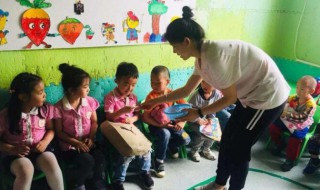 给幼儿园老师送什么教师礼物 给幼儿园老师送什么教师礼物好