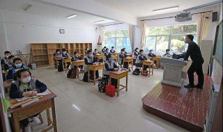 照身份证穿什么颜色的衣服 照身份证穿什么颜色的衣服好看